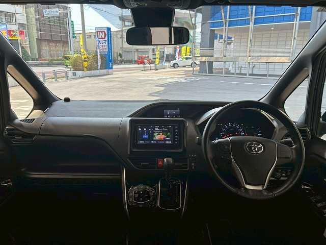 ヴォクシーZS“煌II” 内装他