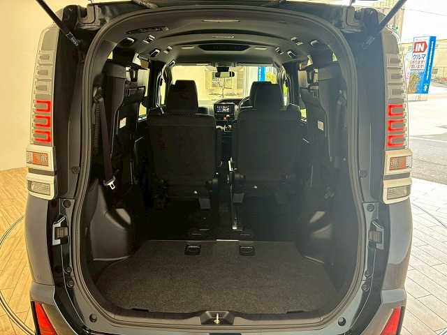 トヨタ&nbsp;ヴォクシーの画像13