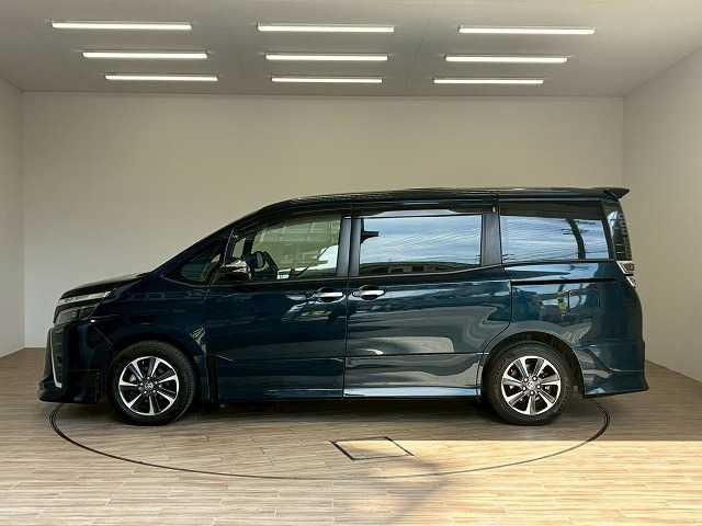 トヨタ&nbsp;ヴォクシーの画像14