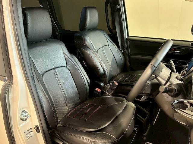 トヨタ&nbsp;ヴォクシーハイブリッドの画像10