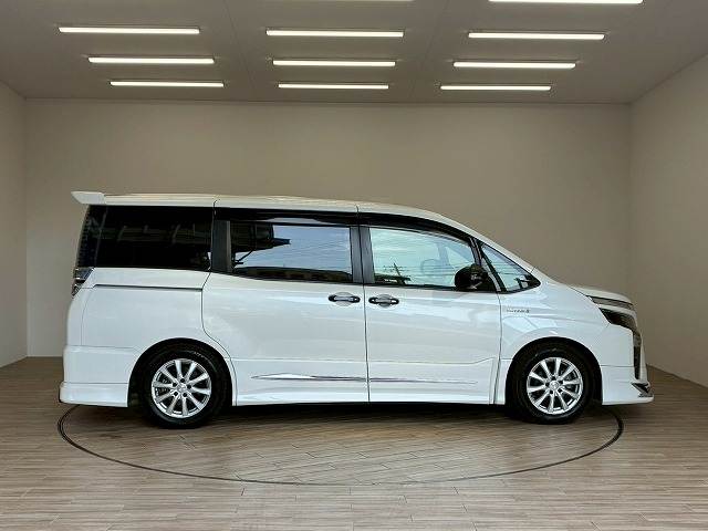 トヨタ&nbsp;ヴォクシーハイブリッドの画像17