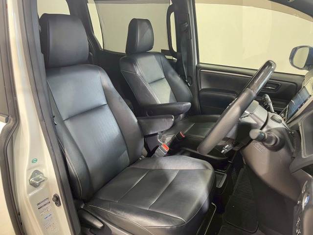 トヨタ&nbsp;エスクァイアハイブリッドの画像10