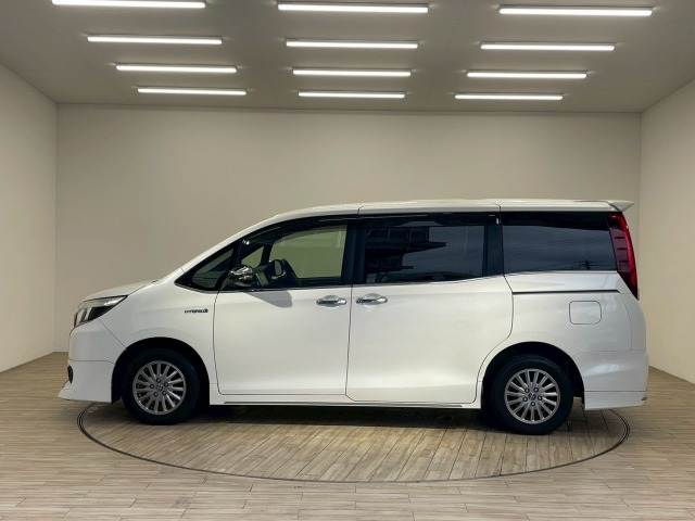 トヨタ&nbsp;エスクァイアハイブリッドの画像16