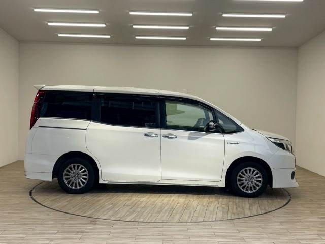 トヨタ&nbsp;エスクァイアハイブリッドの画像17