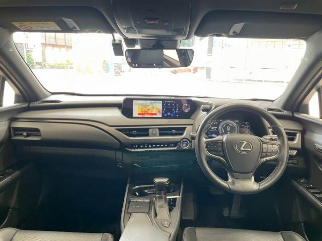 UXUX250h“version L” 内装他