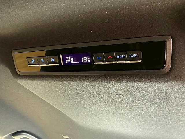 トヨタ&nbsp;ヴォクシーの画像8