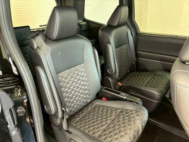 トヨタ&nbsp;ヴォクシーの画像11