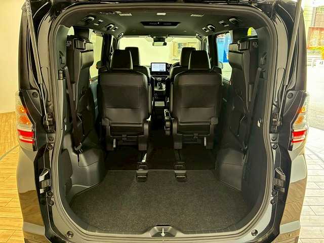 トヨタ&nbsp;ヴォクシーの画像13