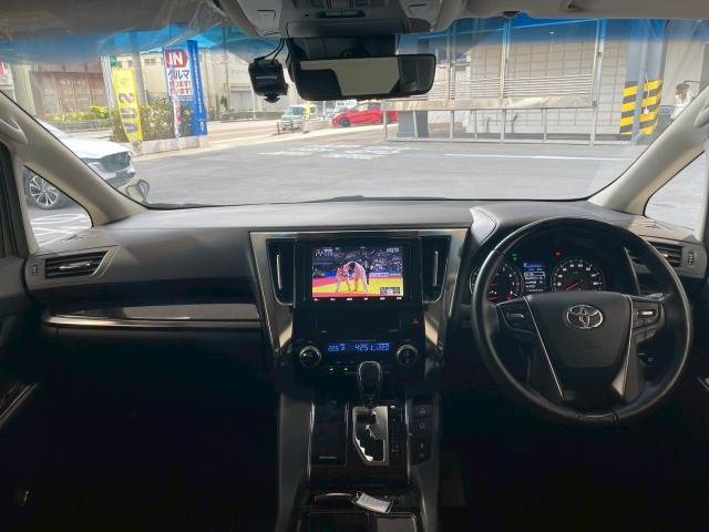 トヨタ&nbsp;アルファードの画像3