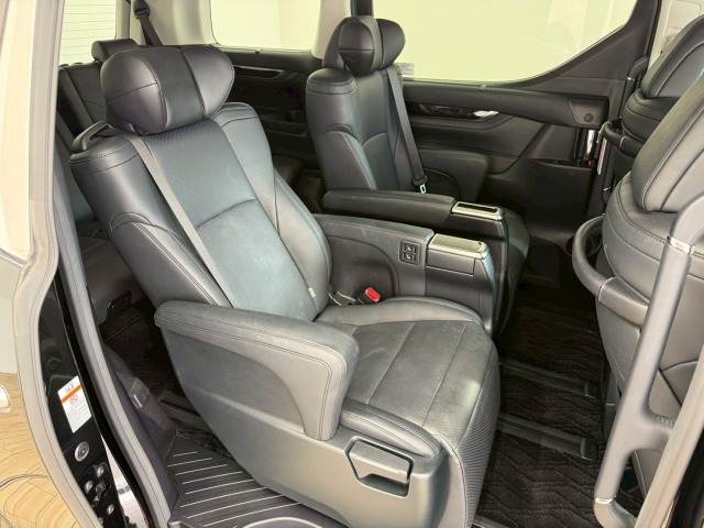 トヨタ&nbsp;アルファードの画像11