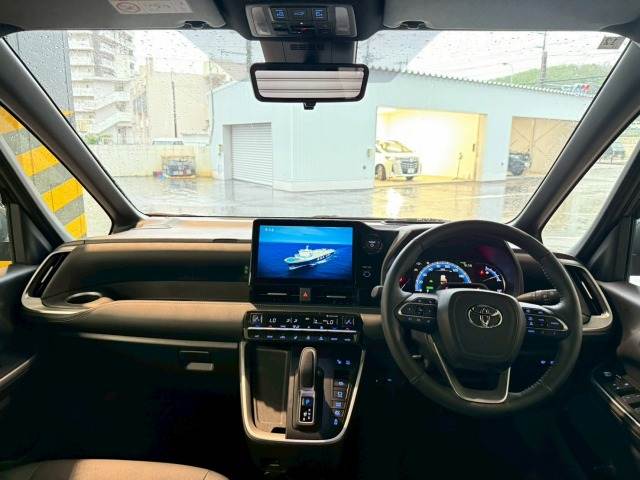 トヨタ&nbsp;ノアハイブリッドの画像3