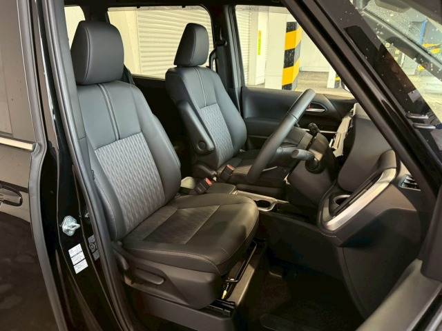 トヨタ&nbsp;ノアハイブリッドの画像10