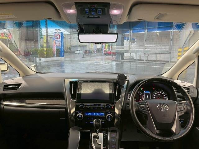 トヨタ&nbsp;アルファードの画像3