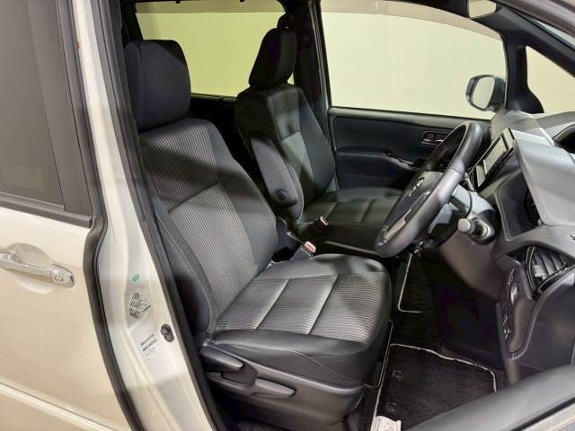 トヨタ&nbsp;ヴォクシーの画像9