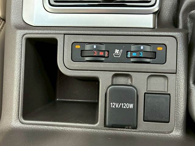 トヨタ&nbsp;ランドクルーザープラドの画像9