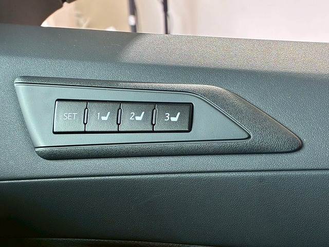 トヨタ&nbsp;アルファードの画像5