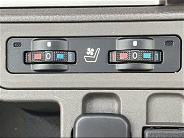 トヨタ ランドクルーザープラドの画像10