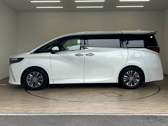 トヨタ アルファードハイブリッドの画像17