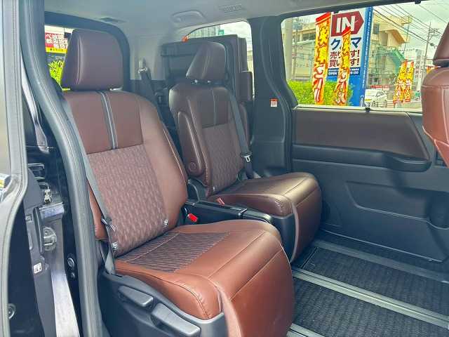 トヨタ ノアの画像12