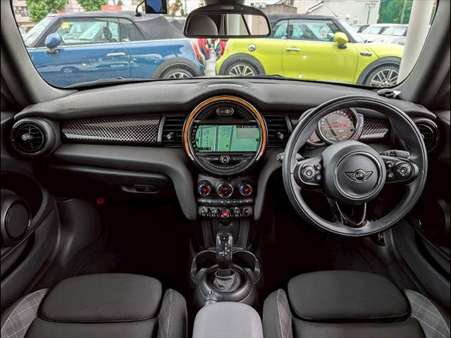 MINI CONVERTIBLE2ドア COOPER S 内装他