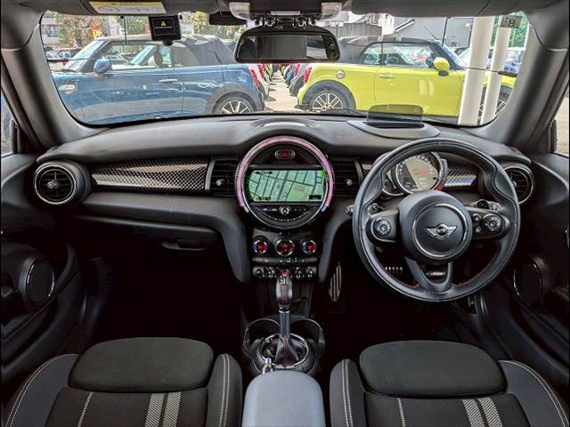 MINI3ドア JOHN COOPER WORKS 内装他