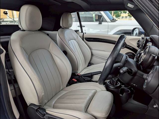 BMW MINI CONVERTIBLEの画像17