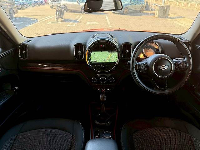 MINI CROSSOVER5ドア COOPER D 内装他