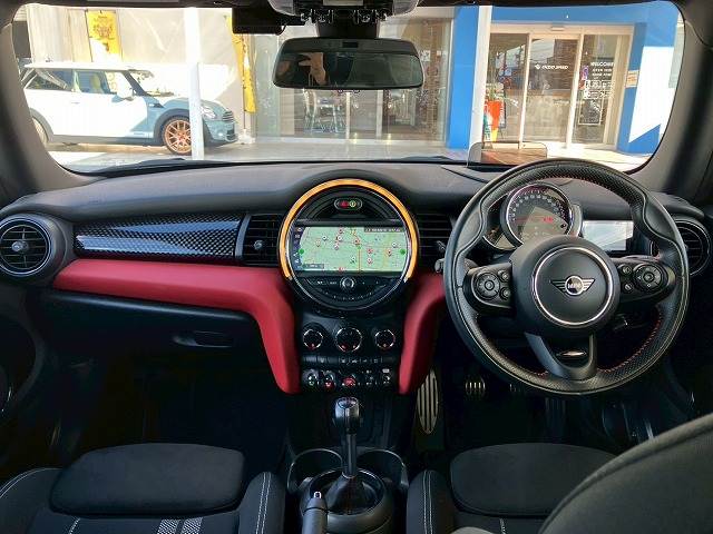 MINI3ドア JOHN COOPER WORKS 内装他