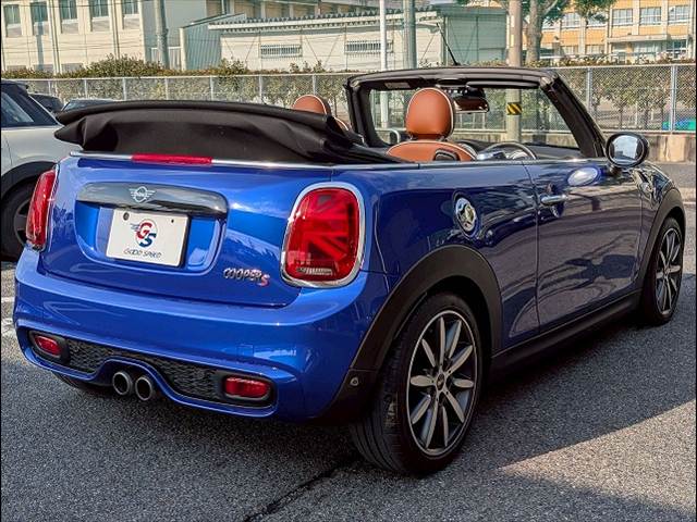 BMW MINI CONVERTIBLEの画像13