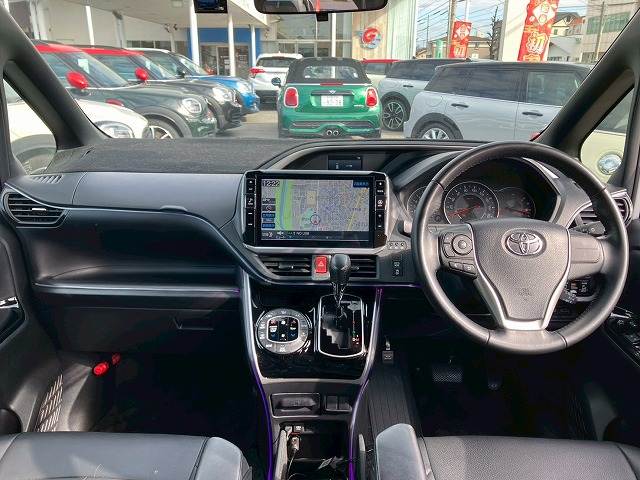 トヨタ&nbsp;ヴォクシーの画像3