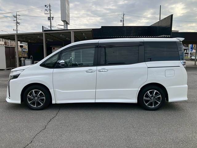 トヨタ&nbsp;ヴォクシーの画像16