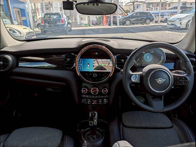 MINI3ドア COOPER D 内装他