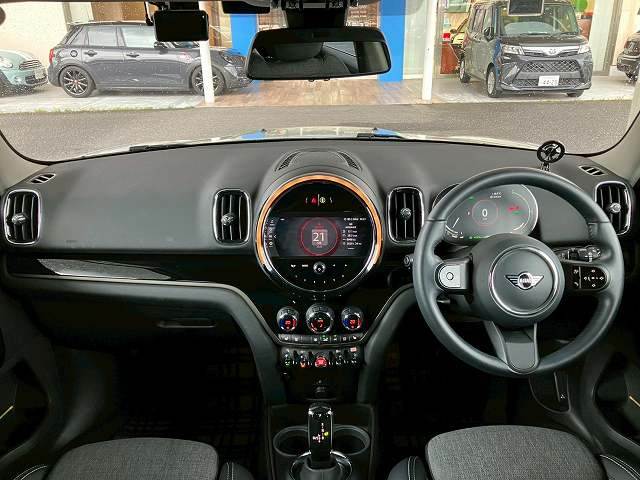 MINI CROSSOVER5ドア COOPER D 内装他