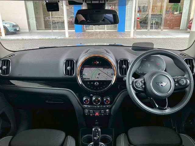 MINI CROSSOVER5ドア COOPER D ALL4 内装他
