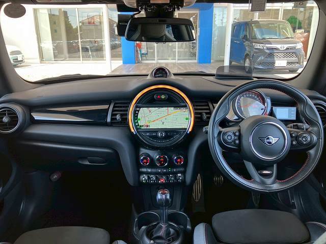 MINI3ドア JOHN COOPER WORKS John Cooper Works 内装他
