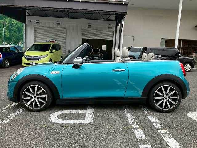 BMW MINI CONVERTIBLEの画像16