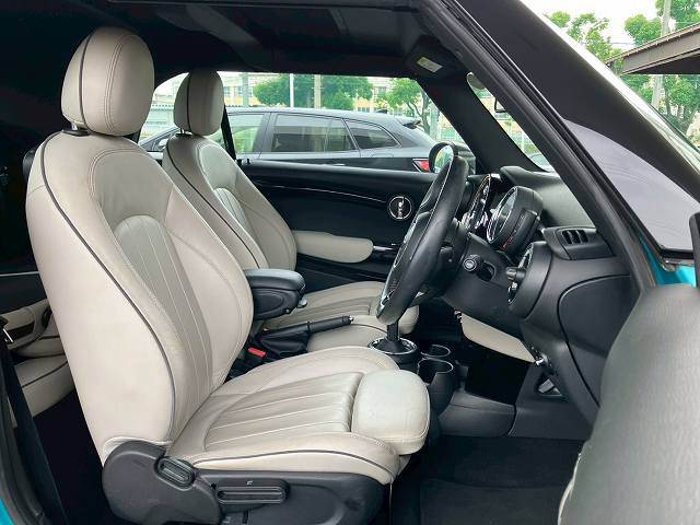BMW MINI CONVERTIBLEの画像17