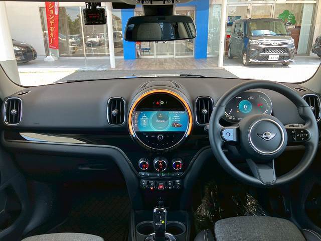 MINI CROSSOVER5ドア COOPER D 内装他