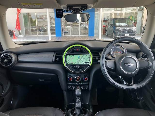 BMWMINI3ドア COOPER D RHD 純正ナビ/バックカメラ/オートライト/コンフォートアクセス/ETC 内装他