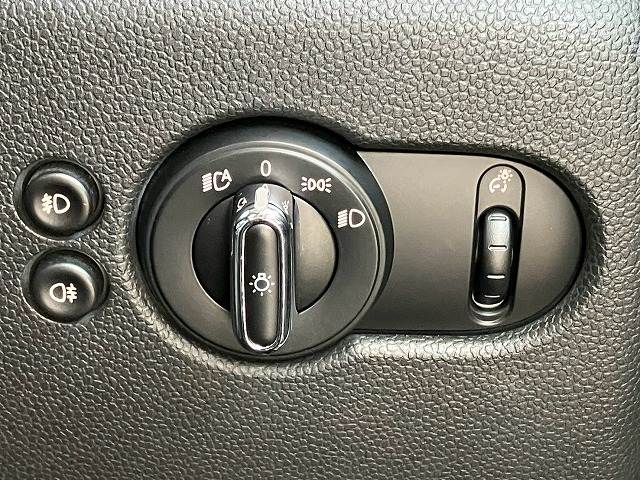 MINI3ドア COOPER D RHD 純正ナビ/バックカメラ/オートライト/コンフォートアクセス/ETC 内装他