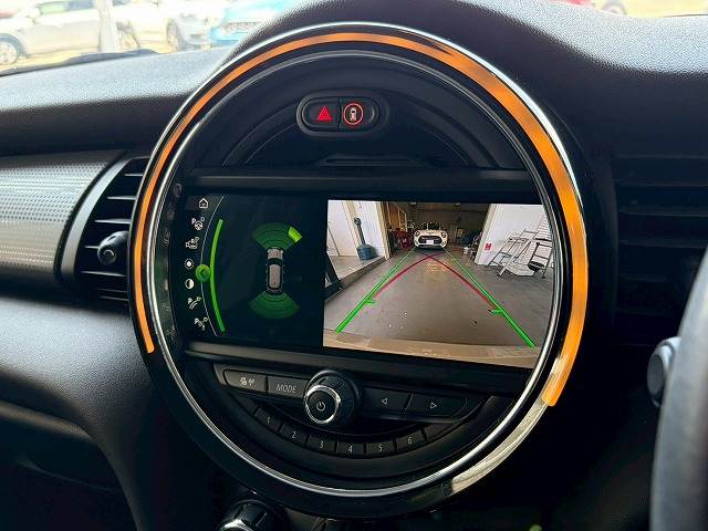 MINI5ドア COOPER バックカメラ/純正ナビ/衝突軽減ブレーキ 内装他