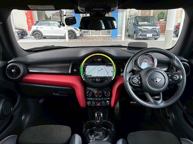 MINI3ドア JOHN COOPER WORKS 純正ナビ/バックカメラ/レーダークルーズコントロール/ヘッドアップディスプレイ/衝突軽減ブレーキ/コンフォートアクセス/ドライビングモード/ダイナミカシート/パドルシフト/ミラーETC 内装他