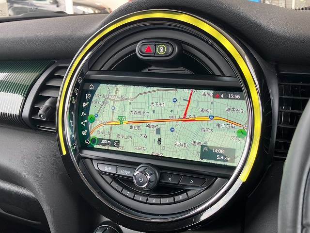 MINIクーパーＤ　６０イヤーズエディション　６０周年限定車　限定茶革シート　シートヒーター　クルーズコントロール　純正ＨＤＤナビ　バックカメラ　前後コーナーセンサー　コンフォートアクセス　衝突軽減装置　オートライト　アイドリングストップ 内装他