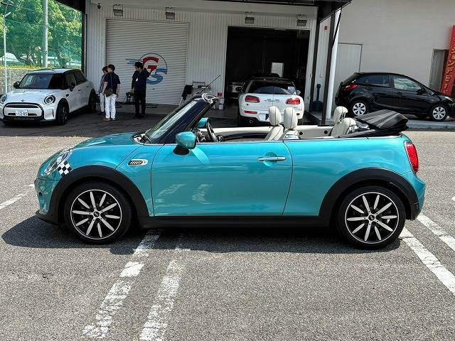 BMW MINI CONVERTIBLEの画像18