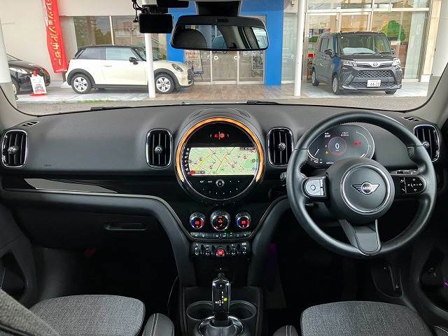 BMWMINI CROSSOVER□5ドア COOPER SD ALL4 内装他