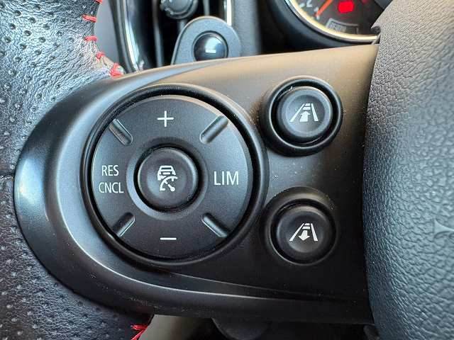 BMW MINI CROSSOVERの画像8