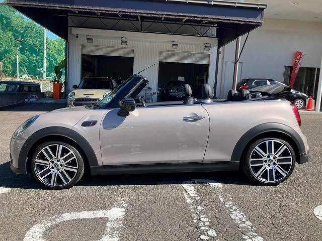 BMW MINI CONVERTIBLEの画像17