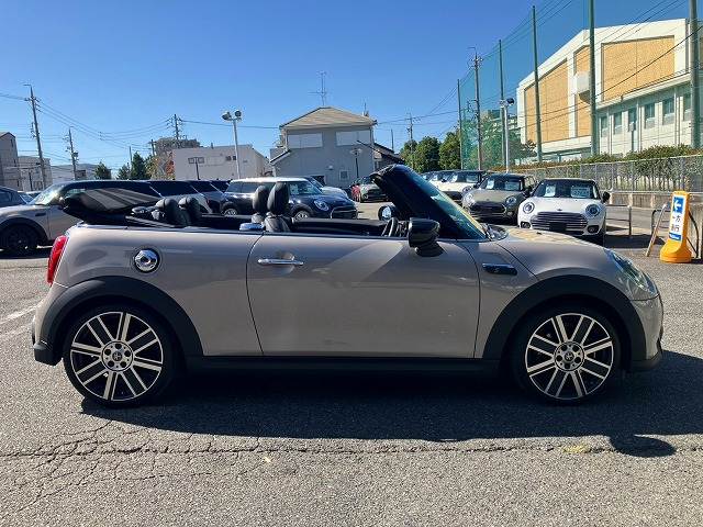 BMW MINI CONVERTIBLEの画像18